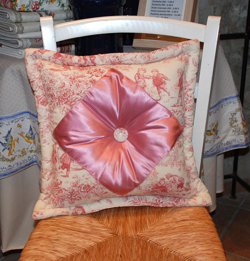Toile de Jouy cushion 40 x 40 cm (rose) - Click Image to Close