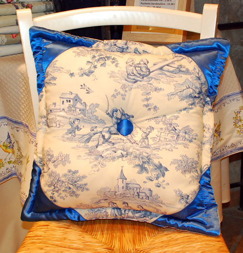 Toile de Jouy cushion 40 x 40 cm (blue) - Click Image to Close